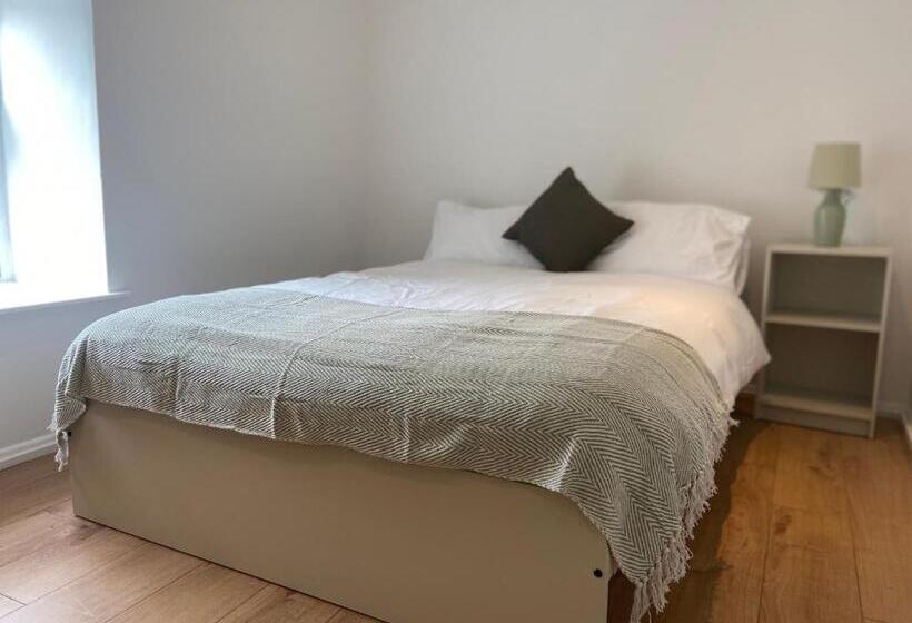 ベッドアンドブレックファースト Coffee Pot Yardley Gobion