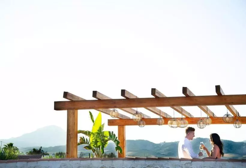 Aamiaismajoitus (B&B) Finca Locura