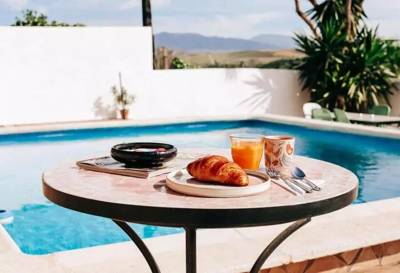 Aamiaismajoitus (B&B) Finca Locura