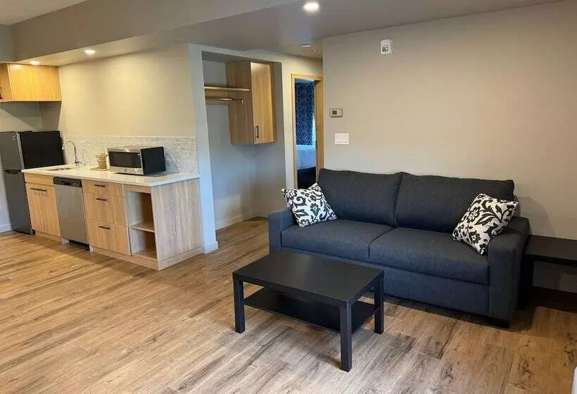 هتل Baymont By Wyndham West Edmonton