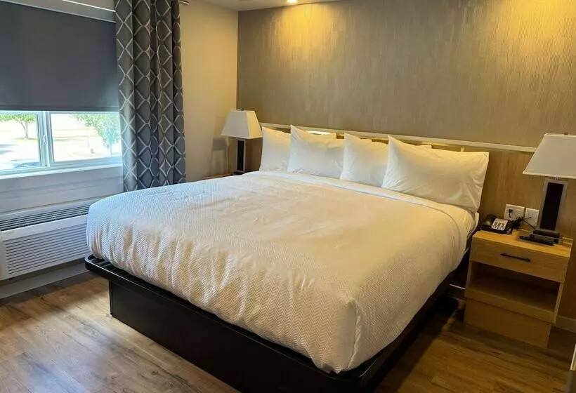 هتل Baymont By Wyndham West Edmonton