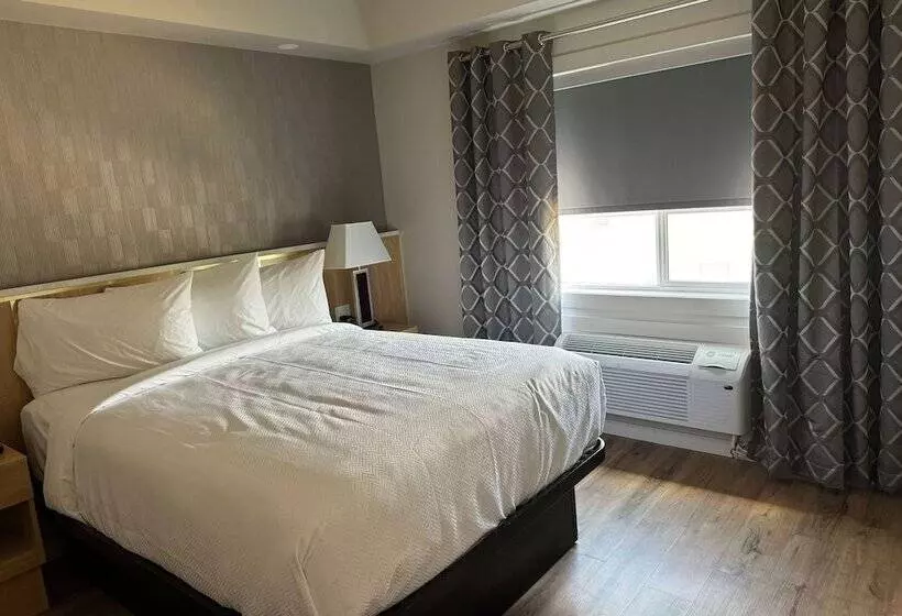 هتل Baymont By Wyndham West Edmonton