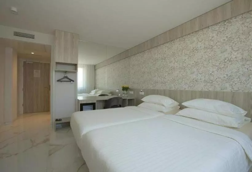 هتل Capris Capodistria
