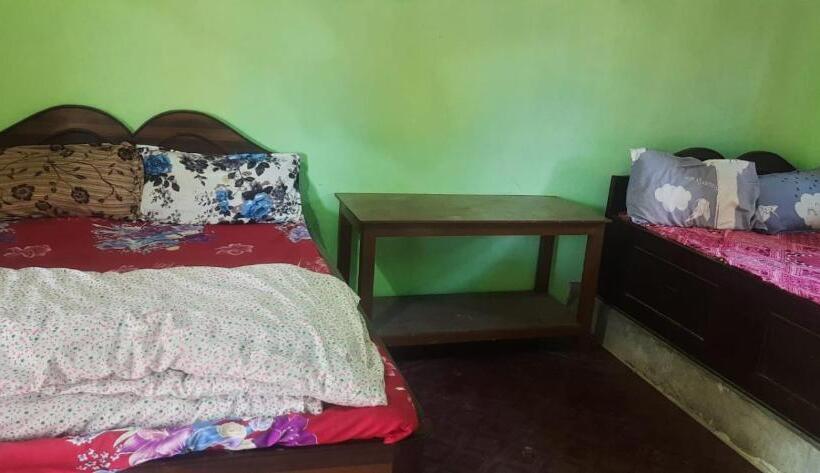 هتل Coffee Farmstay In Tamang,chepang Village Parewakot ,chitwan