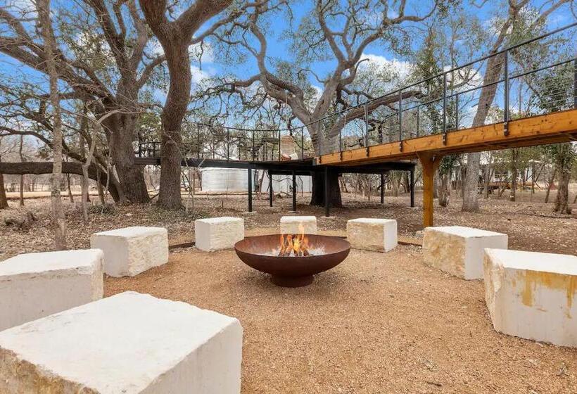 호텔 Live Oak Lodge