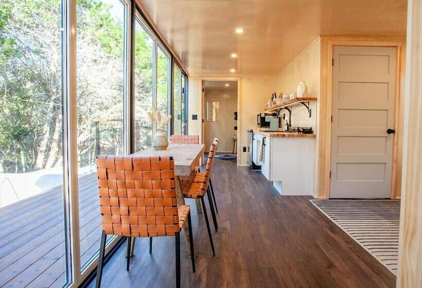 호텔 Live Oak Lodge