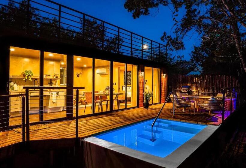 호텔 Live Oak Lodge