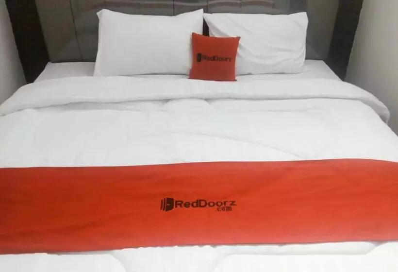 ホテル Reddoorz Syariah Near Unimus Semarang