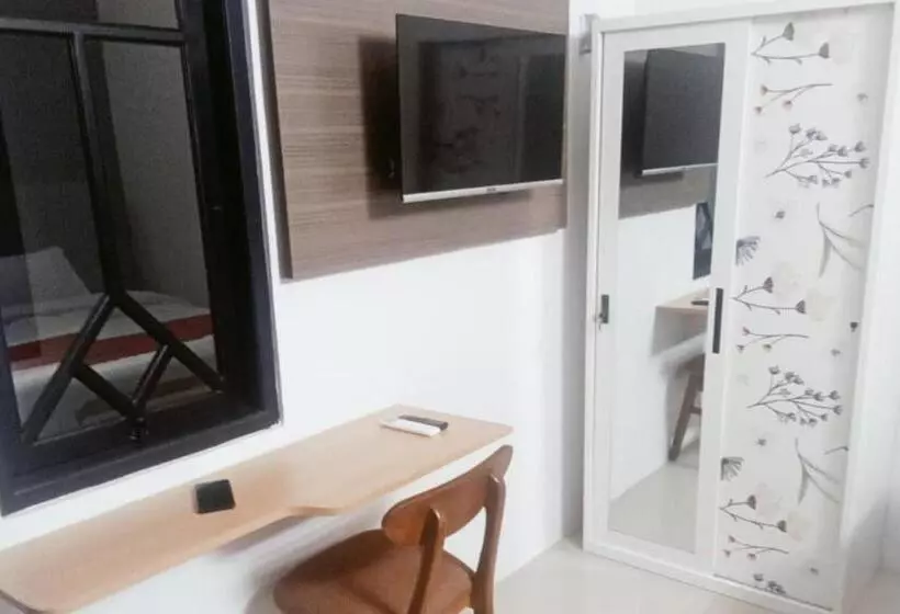 ホテル Reddoorz Syariah Near Unimus Semarang