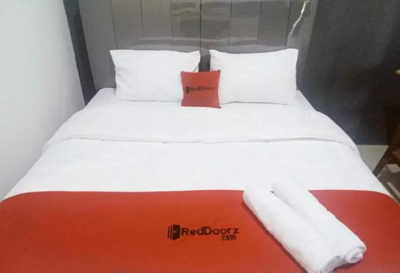 ホテル Reddoorz Syariah Near Unimus Semarang