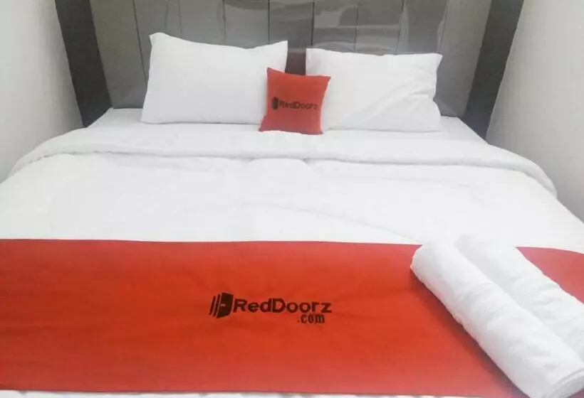 ホテル Reddoorz Syariah Near Unimus Semarang