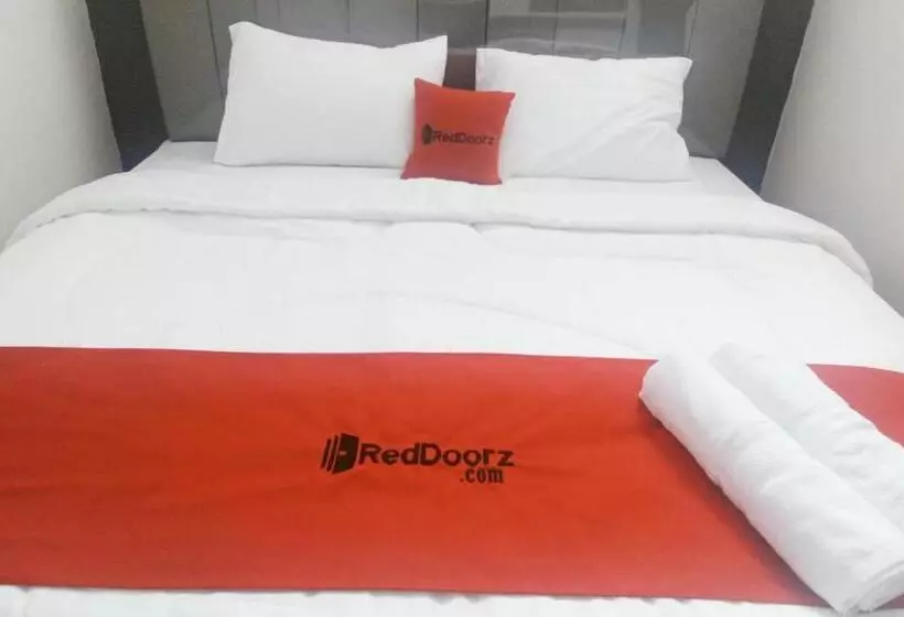ホテル Reddoorz Syariah Near Unimus Semarang