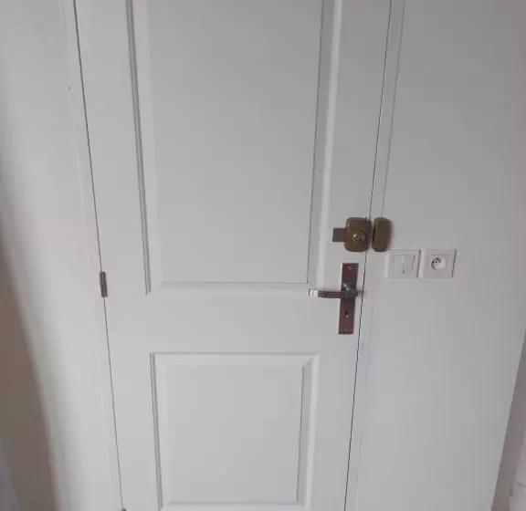 Majatalo Chambre D Hôte Pour 2 Adultes Avec 2 Enfants Dans Maison Totalement équipée