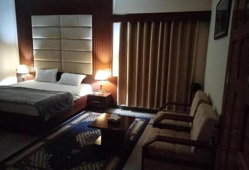 پانسیون Chinar Lodges Abbottabad