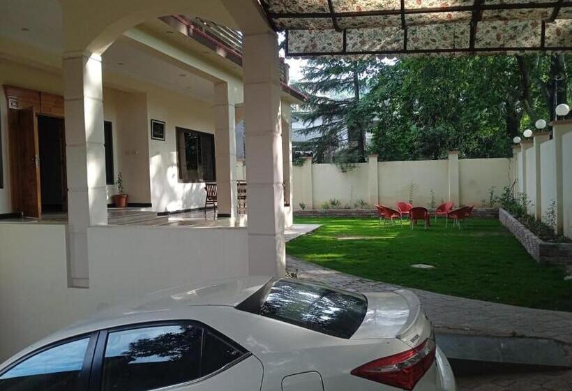 پانسیون Chinar Lodges Abbottabad