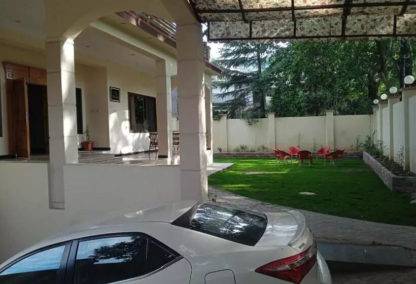 پانسیون Chinar Lodges Abbottabad