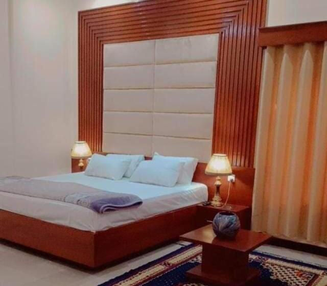 پانسیون Chinar Lodges Abbottabad