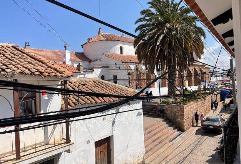 پانسیون Hostal La Fortaleza