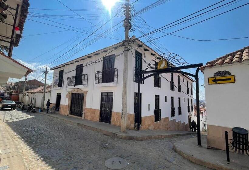 پانسیون Hostal La Fortaleza