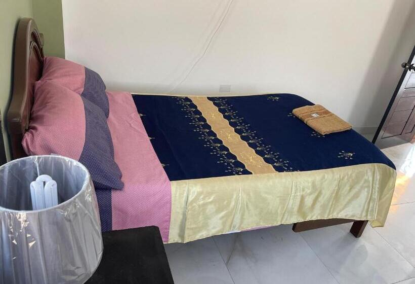 پانسیون Hostal La Fortaleza