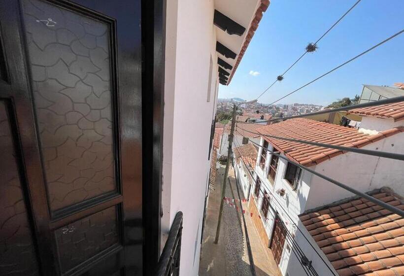 پانسیون Hostal La Fortaleza