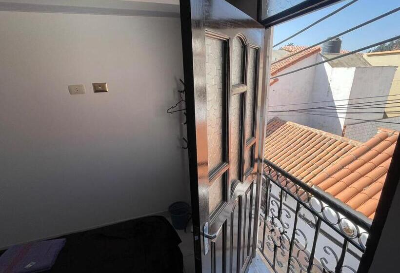 پانسیون Hostal La Fortaleza