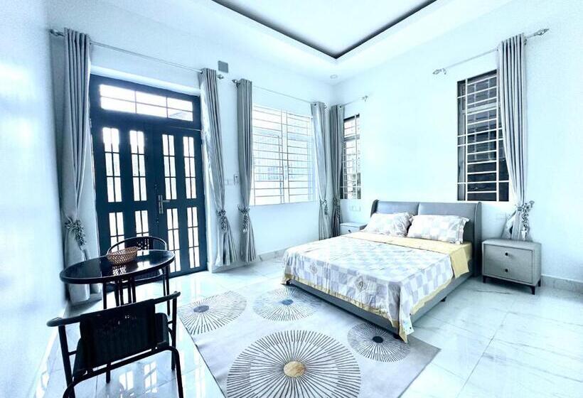 Majatalo Lotus Homestay