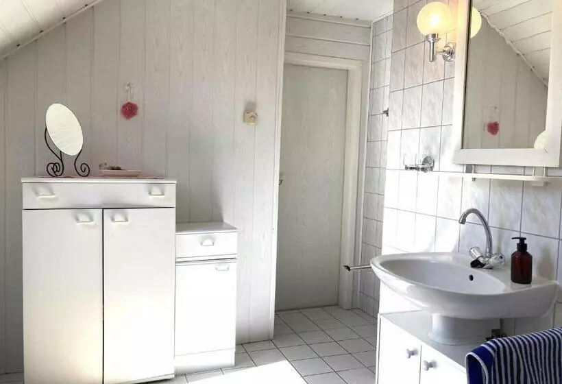 Majatalo Schlamau19   Unterm Nussbaum