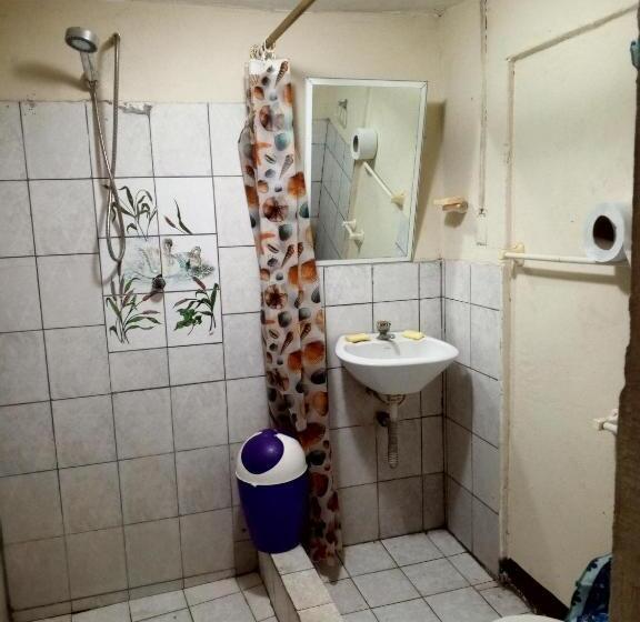 旅馆 Habitaciones Para Estudiantes