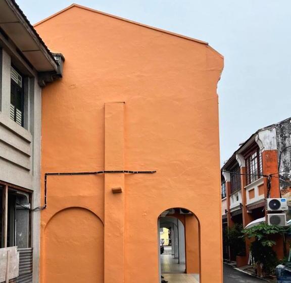 הוסטל Pine Armenian