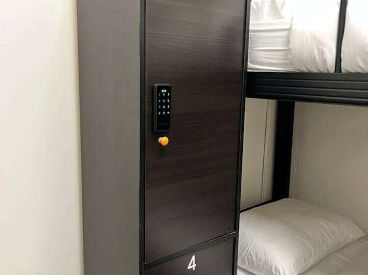 הוסטל Pine Armenian