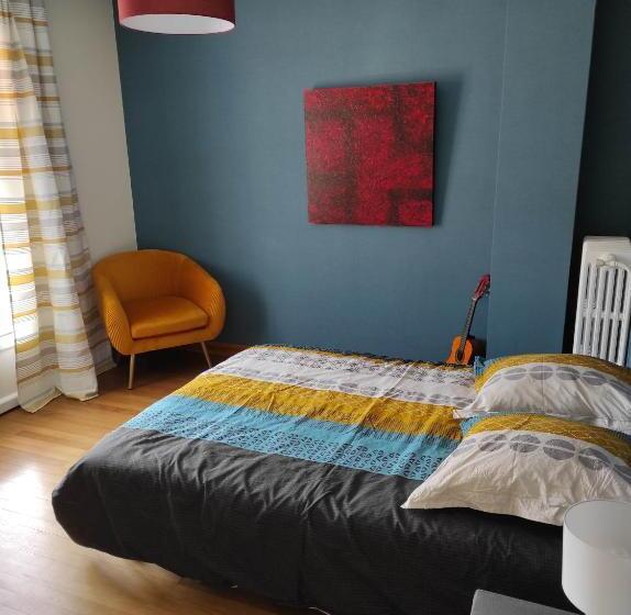 مبيت وإفطار La Bâtie Champos