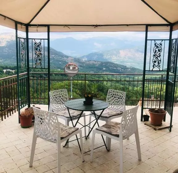 Aamiaismajoitus (B&B) La Casa Di Civita