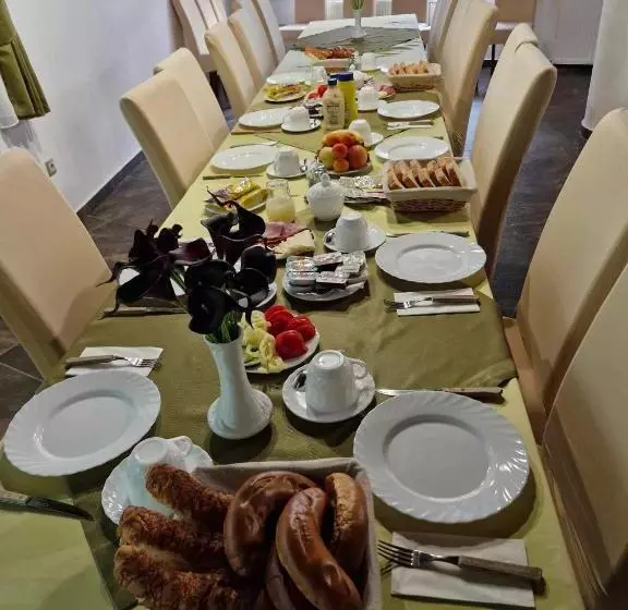 Aamiaismajoitus (B&B) Senyői Vendégház