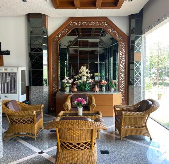 Hôtel โรงแรมโกลเด้นแกรนด์ พิษณุโลก