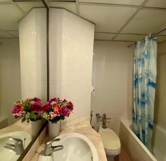 Hôtel โรงแรมโกลเด้นแกรนด์ พิษณุโลก