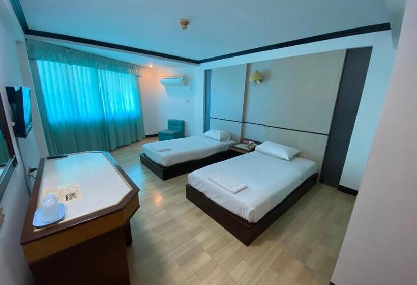 Hôtel โรงแรมโกลเด้นแกรนด์ พิษณุโลก