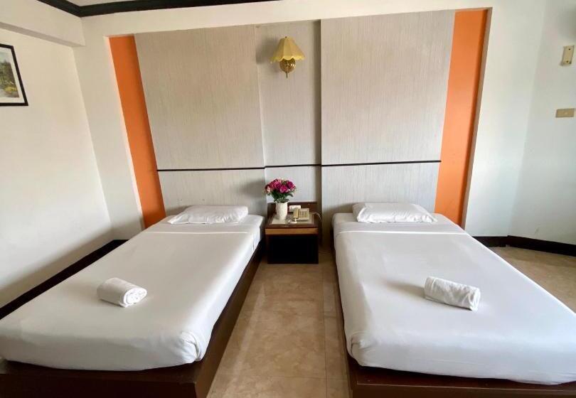 Hôtel โรงแรมโกลเด้นแกรนด์ พิษณุโลก