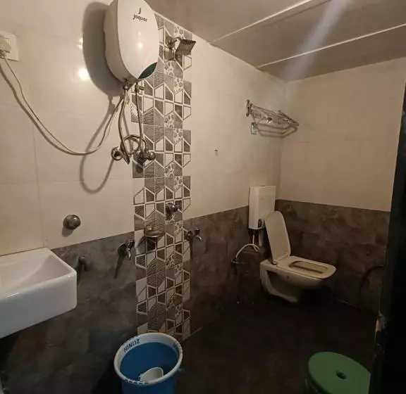 ホテル B N Farm Badlapur