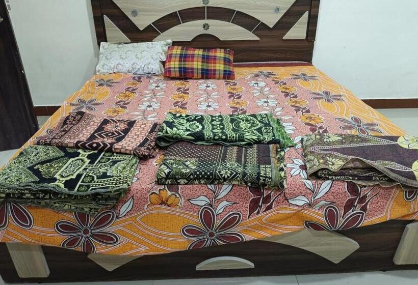 ホテル B N Farm Badlapur