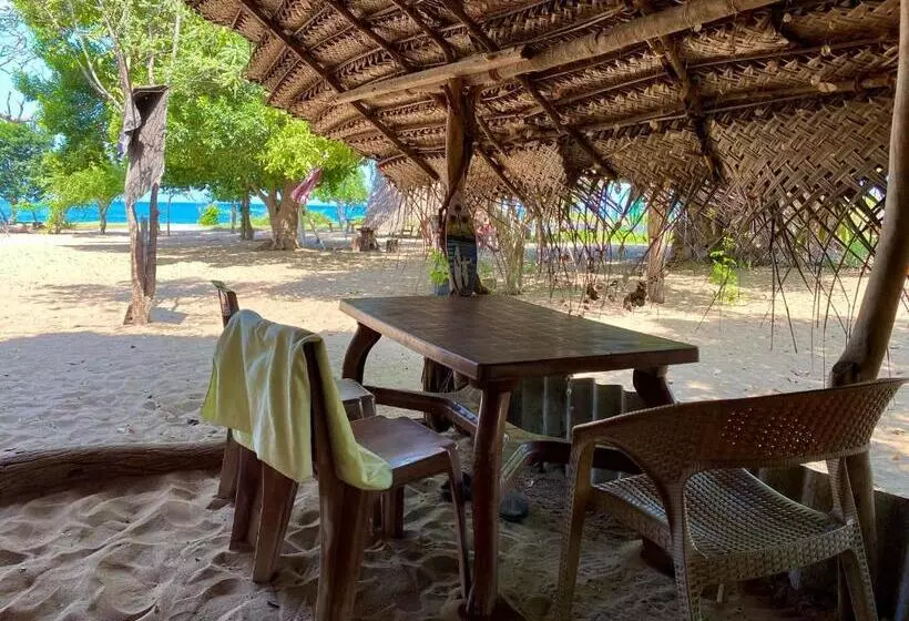 Hotelli Nila Point Cabana Cottage