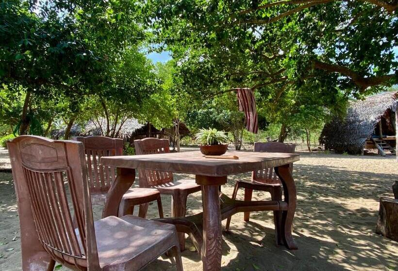 Отель Nila Point Cabana Cottage