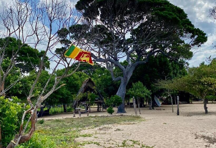 Отель Nila Point Cabana Cottage