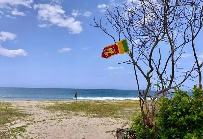 Hotelli Nila Point Cabana Cottage