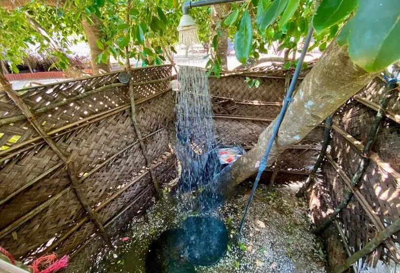 Hotelli Nila Point Cabana Cottage