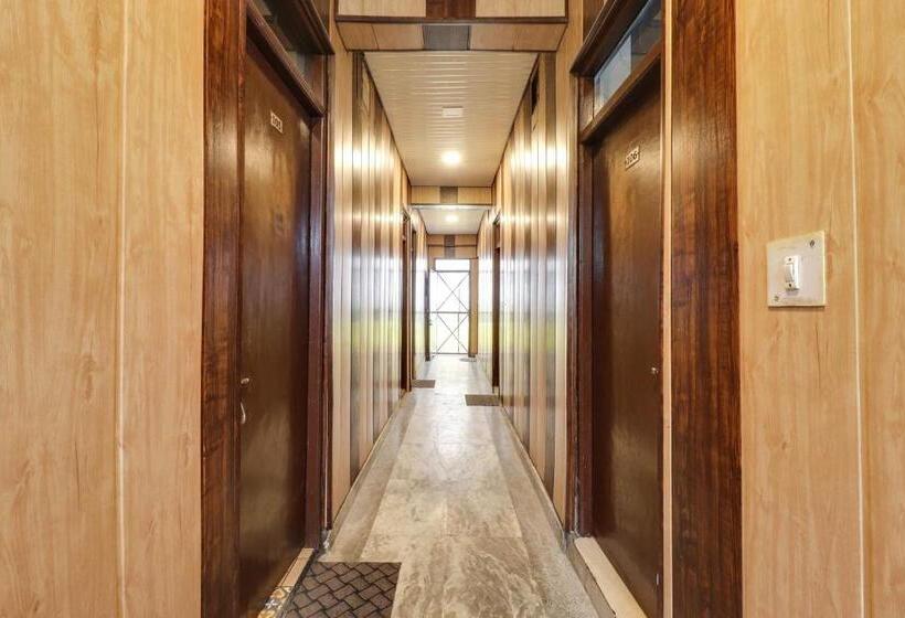 ホテル Oyo Sri Narayan