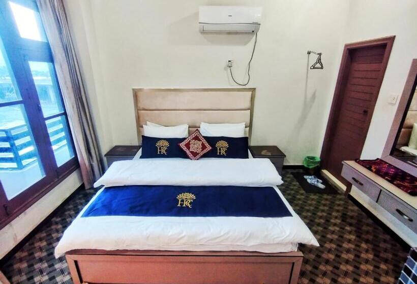 هتل Relax Cottage Swat By Khan Familia