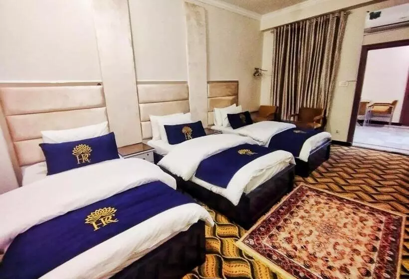 هتل Relax Cottage Swat By Khan Familia