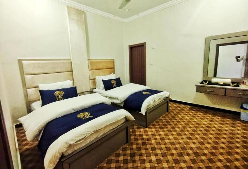 هتل Relax Cottage Swat By Khan Familia