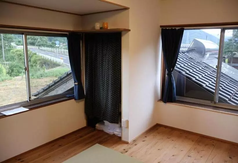 ペンション Guest House Kurukuru ゲストハウスくるくる